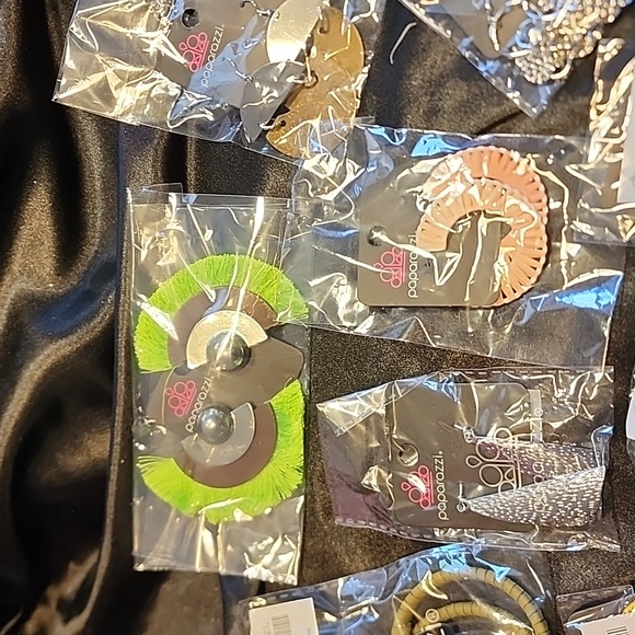 NWT PAPARAZZI JEWELRY -Earrings - Picture 3 of 6